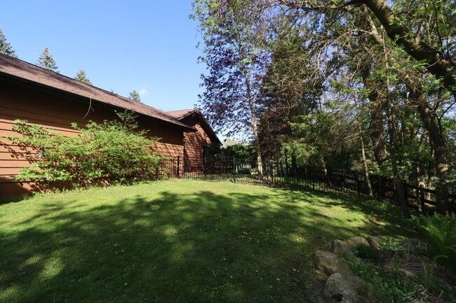 Photo - Stunning 4 Bedroom Home with Pond Access
