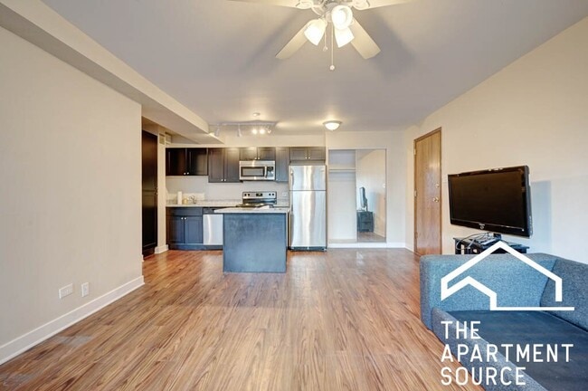 Photo - 4180 N Marine Dr Unit 3