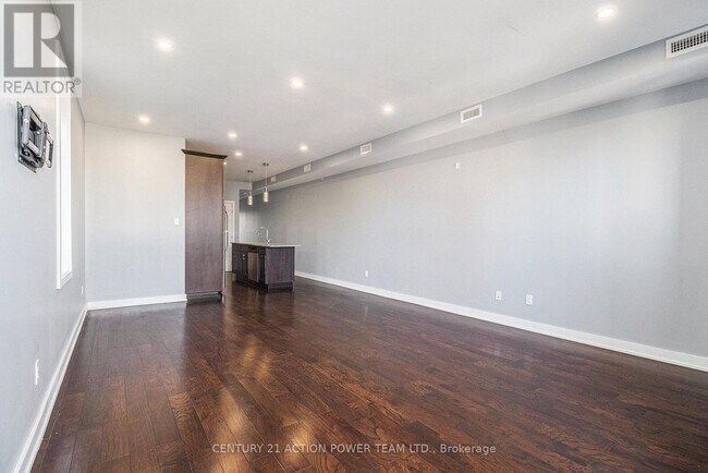 Photo - 453 Booth St Unité B