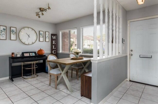 Photo - "Charming 2-Bed Townhouse with Modern Comforts in Orlando's Heart" Unit 2