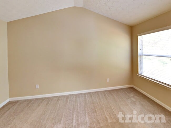 Photo - 9453 Lakeview Rd