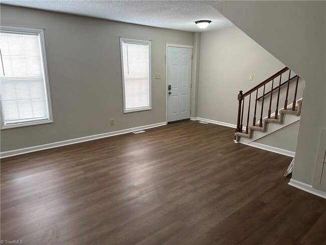 Photo - 1024 Fir Pl