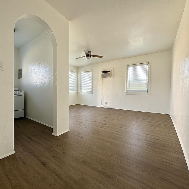 Photo - 1739 Moffett St Unit 4