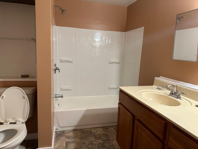 Photo - 662 Bailey Dr