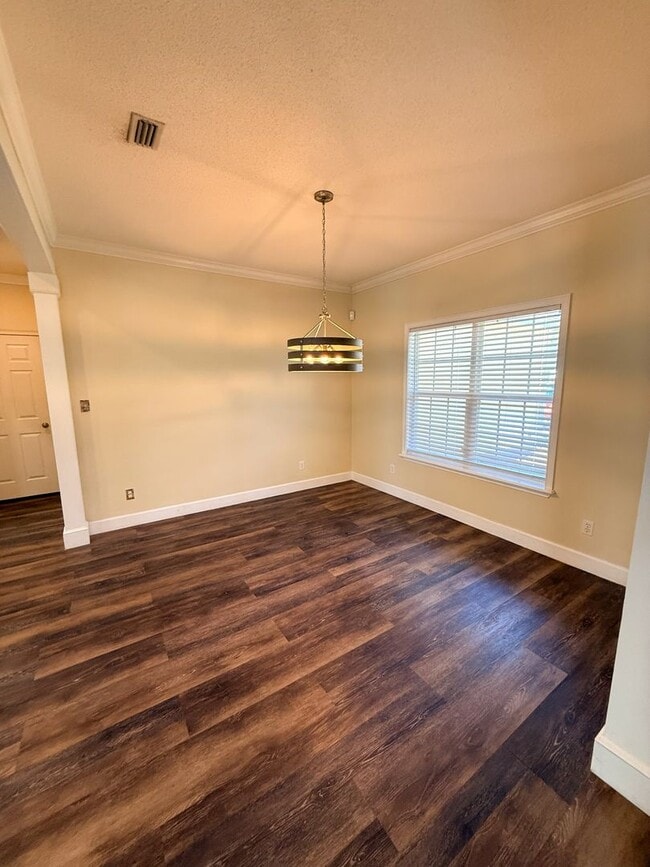 Photo - 2409 Riverside Dr