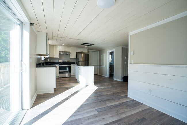 184 Elm St Unit 4