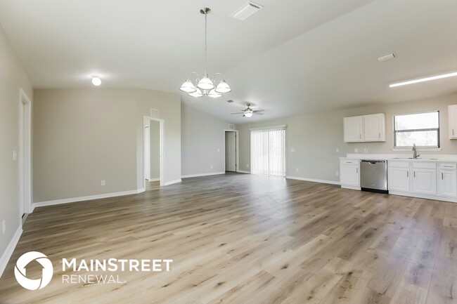 Photo - 2806 58th St W