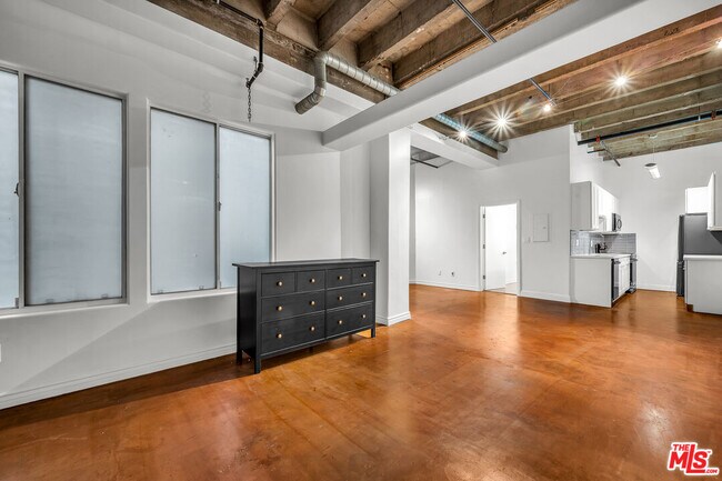 Building Photo - 312 W 5th St Unit 408 Rental