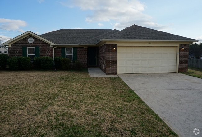 Building Photo - 102 Populus Dr Rental