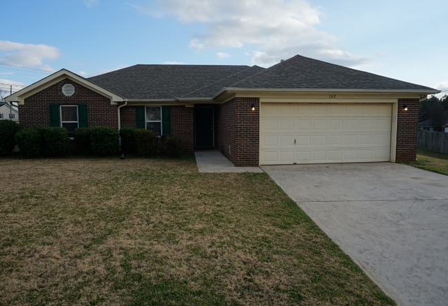 Photo - 102 Populus Dr House