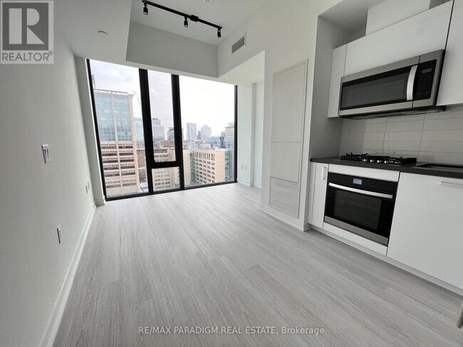 Photo - 195 McCaul St Unité 1706