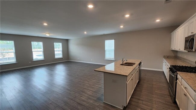 Photo - 400 Grey Falcon Ave