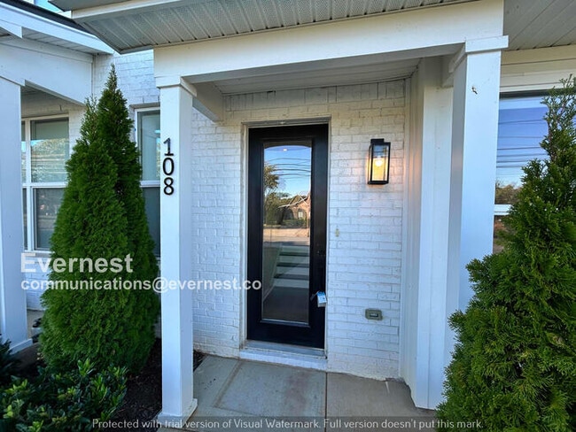 Photo - 108 Ethelyne Way