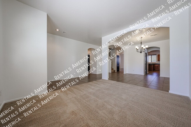 Building Photo - 43608 Caven Dr