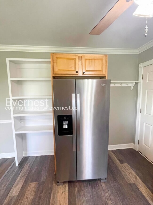 Photo - 2249 Maplecrest Dr
