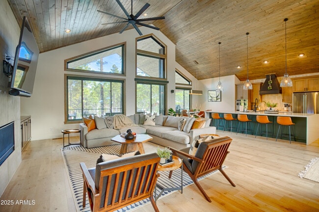 Photo - 4500 W Hackberry Ln