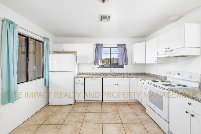 Photo - 1462 W St Marys Rd