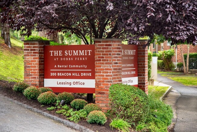 The Summit at Dobbs Ferry - The Summit at Dobbs Ferry Apartments