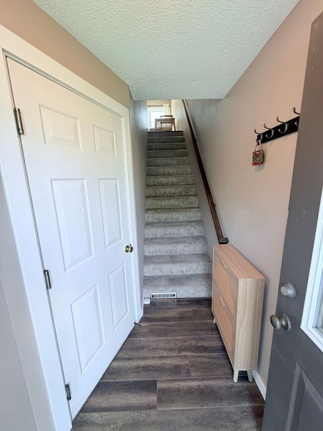Photo - Modern 2-Bedroom Townhome in Apple Valley with Private Patio!!