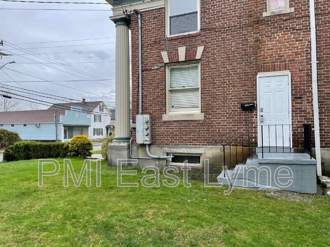 22 RAILROAD Ave