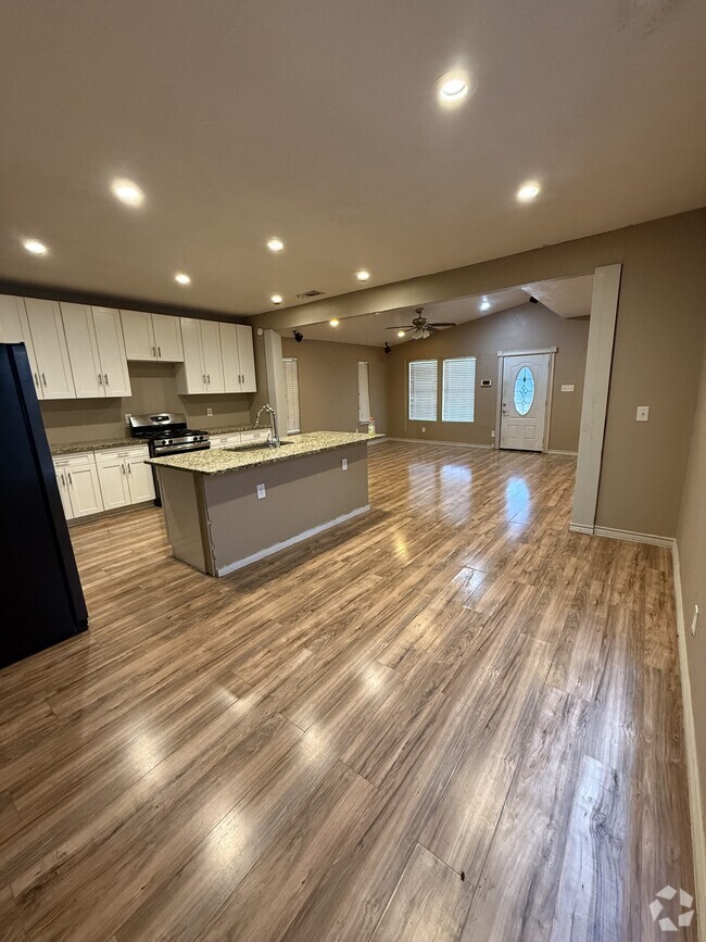 Building Photo - 1203 Crystal Rental