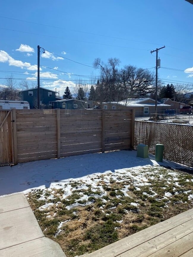 Photo - Newer Build - Immaculate 4-5 bed 3.5 Bath Townhouse