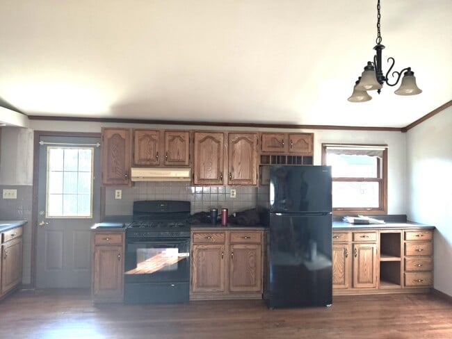 Photo - 220 E Pleasant St