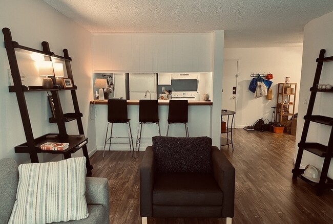 Photo - 244 S La Fayette Park Pl Unit 204