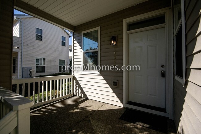 Photo - Beautiful Three Bedroom Townhouse - Prime Clackamas Location!