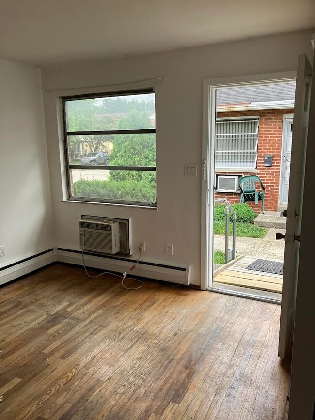 516 Olden Ave Unit 1