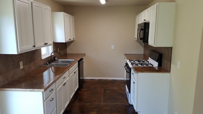 Photo - 355 N Oak St