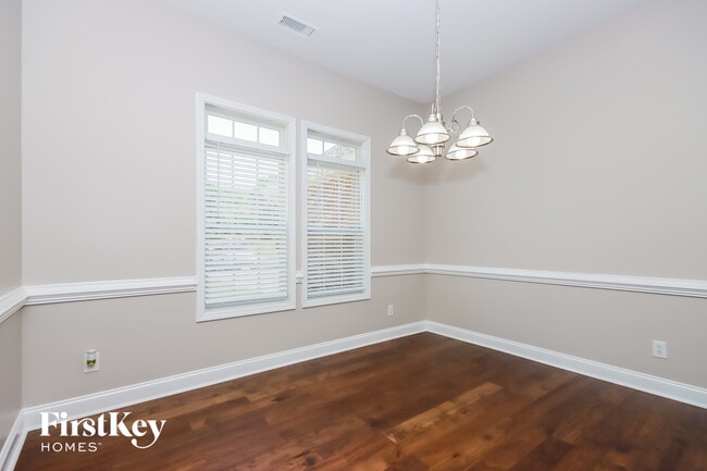 Photo - 645 White Oaks Rd