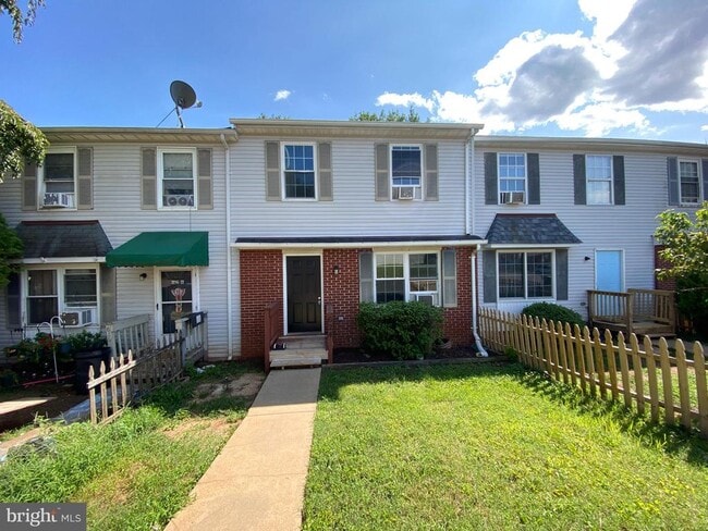 Building Photo - 624 Highview Ct