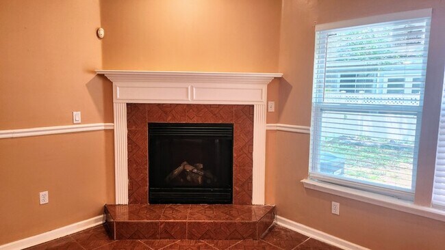 Photo - Spacious 4-bedroom, 3-bath home in desirab...