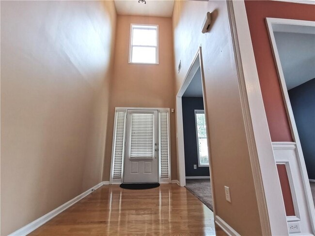 Photo - 2430 Woodford Ln NE