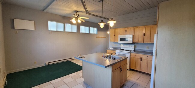 385 County a Unit 385 Unit 1