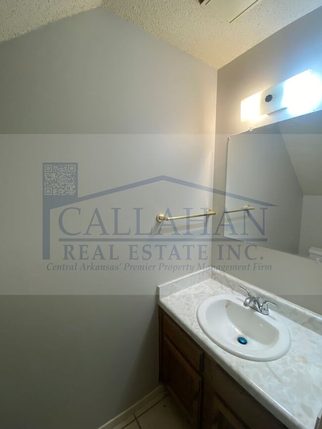Photo - 114 Rimrock Pl Unit B