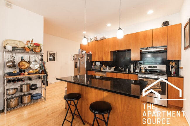 Photo - 1407 N Wicker Park Ave Unit 2