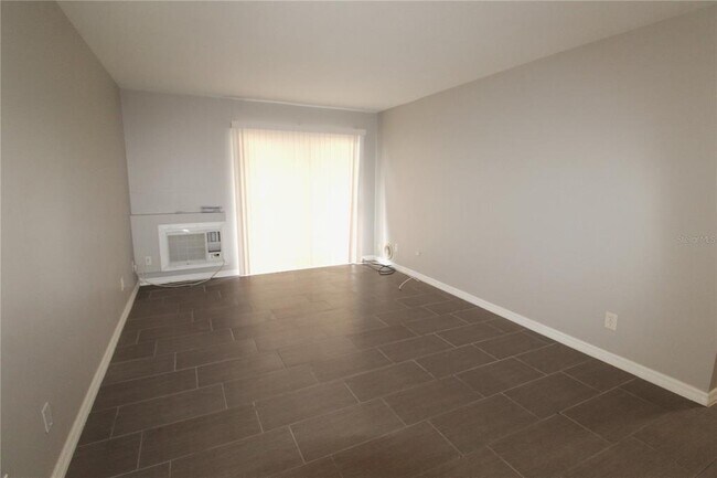 Photo - 3001 Bee Ridge Rd Unit 104
