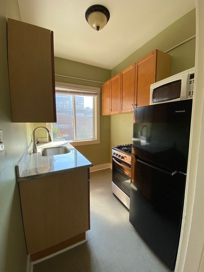 Photo - Uptowner Apartments