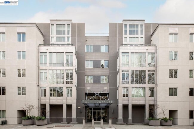 Building Photo - 46 W Julian St Unit PH24