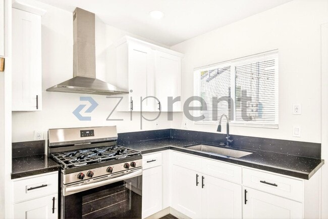 Photo - 3300 Wisconsin Ave