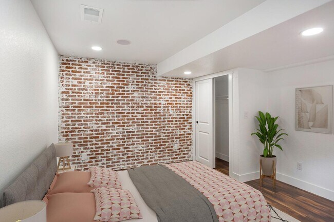 Photo - 3800 Adams St