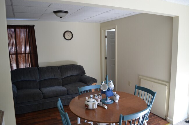 Photo - 553 Main St Unidad C