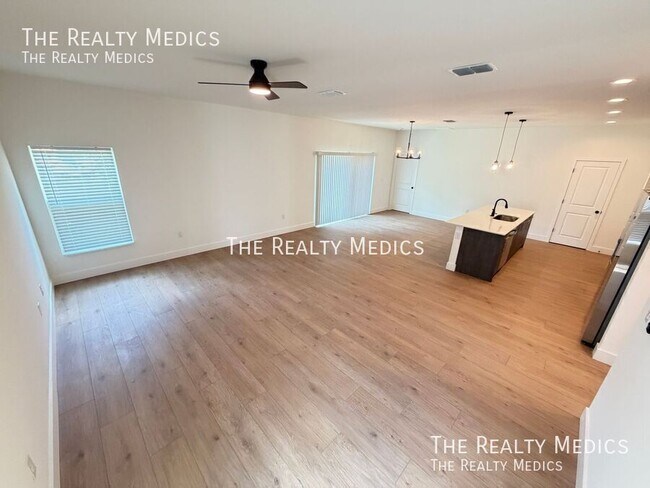 Photo - 430 Wellwood St SW