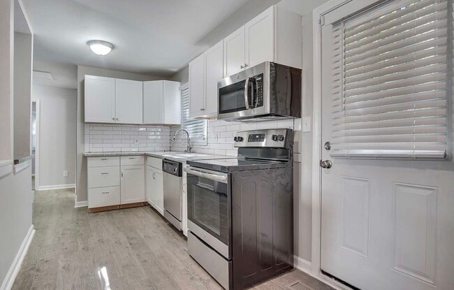 Photo - 3590 Collier Dr NW