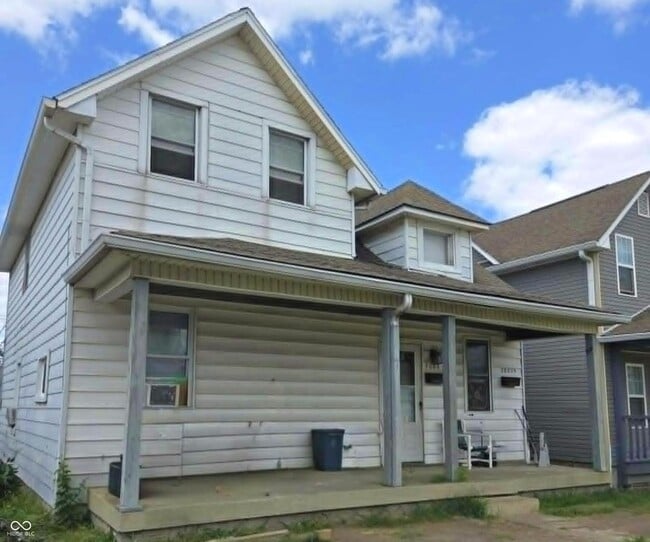 2002 1/2 Shelby St
