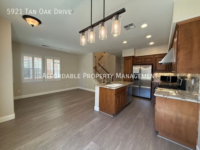 Photo - 5921 Tan Oak Dr