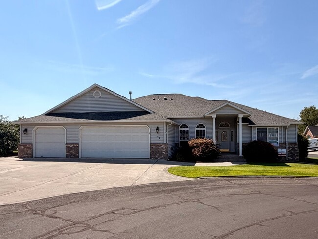 Building Photo - 106 Prestwick Ln