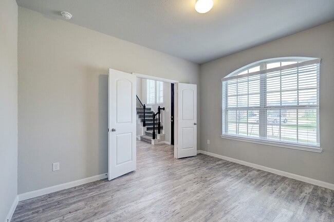 Photo - 28011 Langsdale Ct
